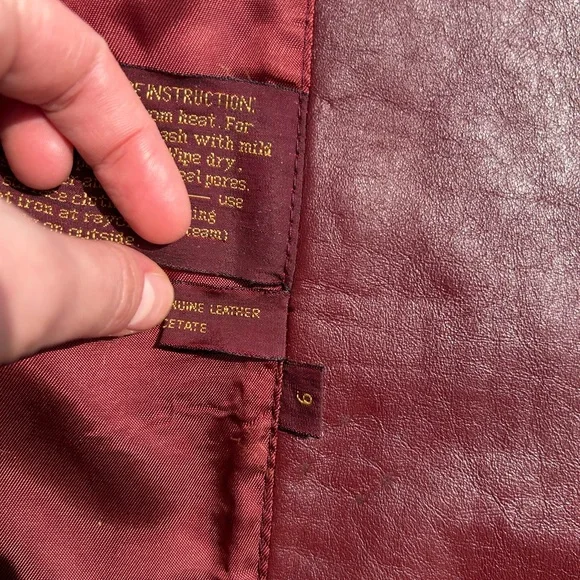 Etienne Aigner Burgundy Leather Trench Coat - Picture 5 of 8